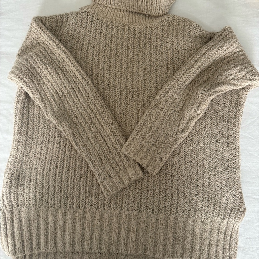 Atmosphere sweater- great condition